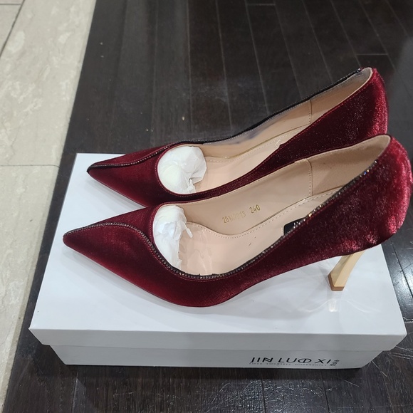 high heels - Picture 2 of 4